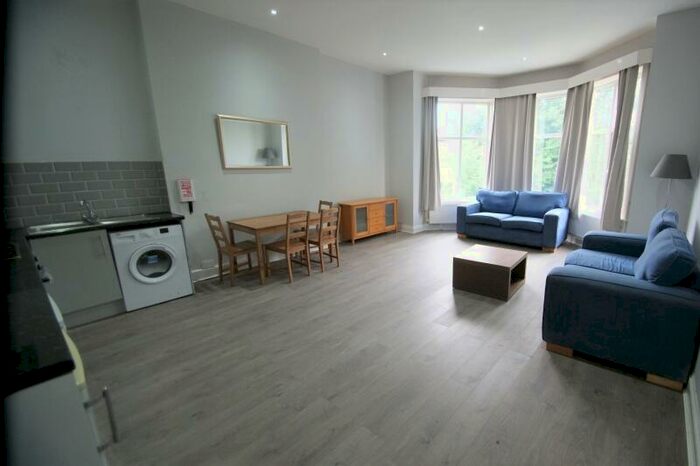 3 Bedroom Flat To Rent In Headingley Lane, Spring Bank House, Headingley, Leeds, LS6