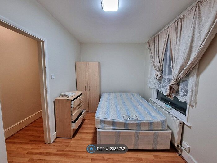 1 Bedroom Flat To Rent In Wallwood Road, London, E11