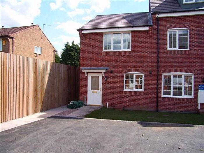 2 Bedroom Town House To Rent In Barker Round Way, Burton-On-Trent, Staffordshire, DE14