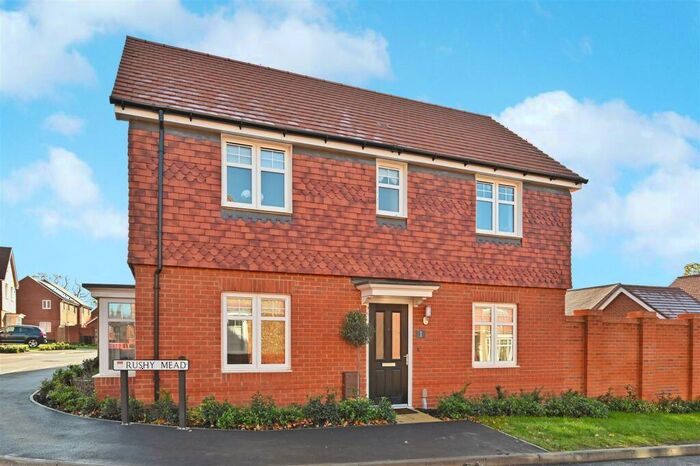 3 Bedroom House To Rent In Rushy Mead, Chichester, PO19