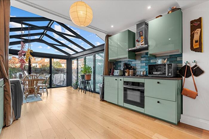 4 Bedroom Maisonette To Rent In St. Quintin Avenue, London, W10