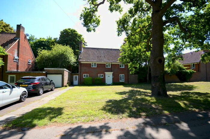 3 Bedroom Detached House To Rent In Biggs Lane, Arborfield, RG2