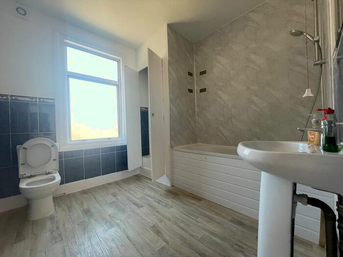 4 Bedroom Terraced House To Rent In Kinfauns Road, Ilford, IG3