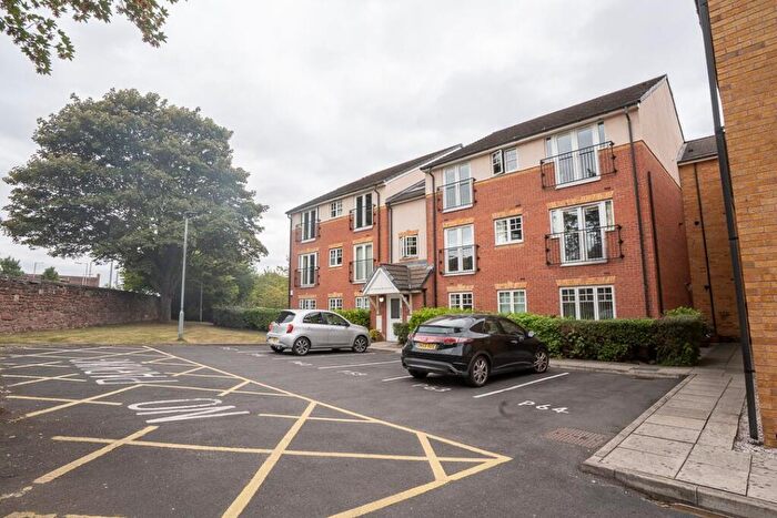 2 Bedroom Apartment For Sale In Davenham Court, Liverpool, L15