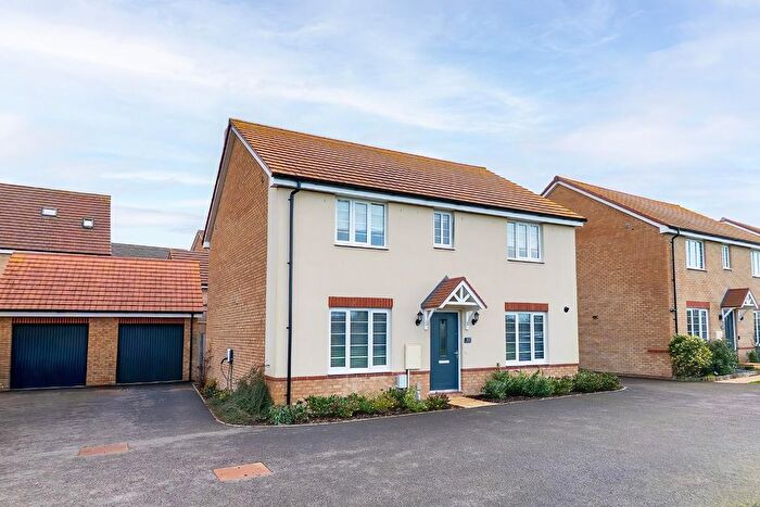 4 Bedroom Detached House For Sale In Rutherford Crescent, Leighton Buzzard, LU7