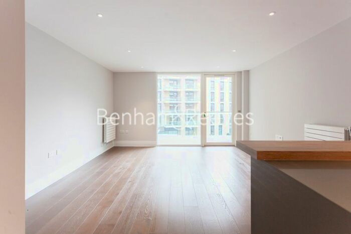 2 Bedroom Flat To Rent In Queenshurst Square, Kingston Upon Thames, KT2