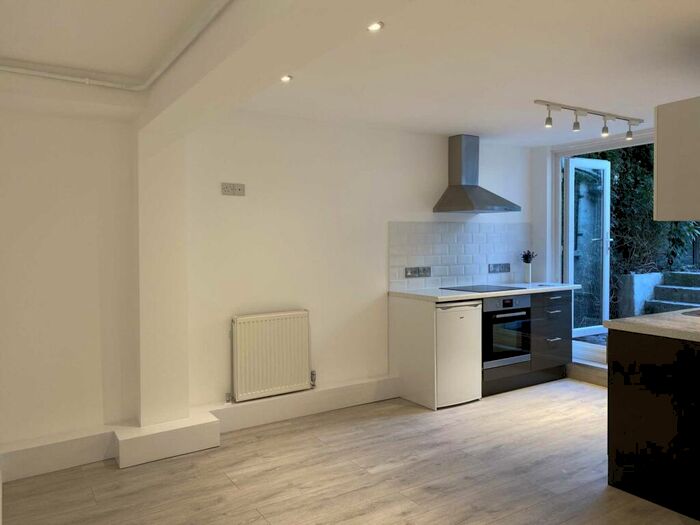 1 Bedroom Flat To Rent In Evelina Road, Nunhead, SE15