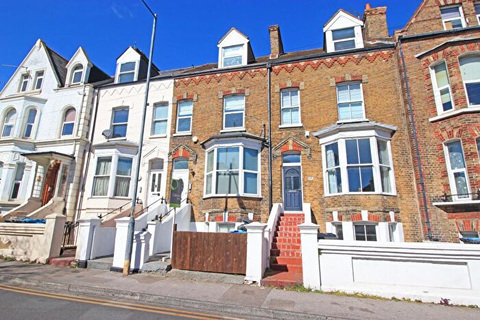 2 Bedroom Apartment To Rent In West Cliff Road, Ramsgate, CT11