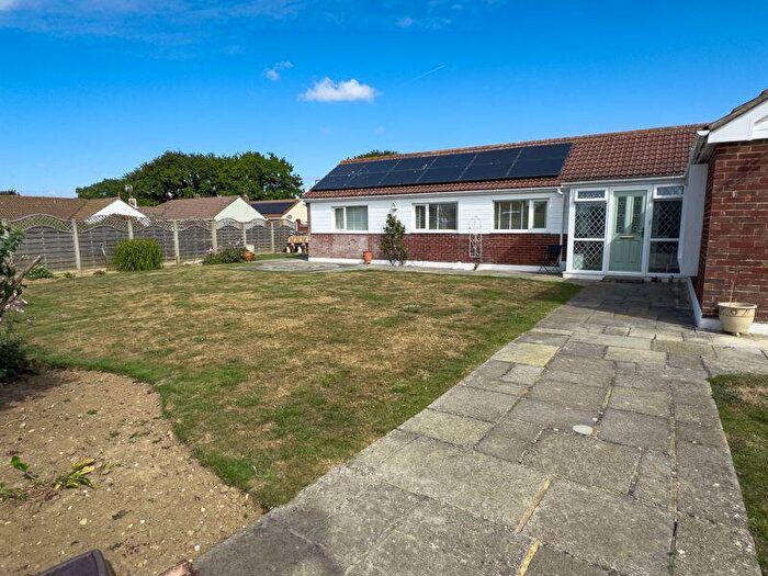 3 Bedroom Detached Bungalow For Sale In Whitelands, Felpham, PO22