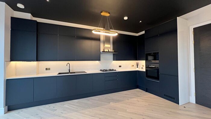 2 Bedroom Penthouse To Rent In Arka House, High Road, Whetstone, Barnet, London, N20