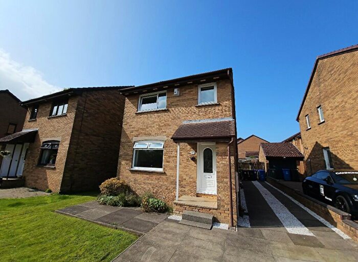 3 Bedroom Detached House To Rent In *Available Now* Raeswood Drive, Glasgow, G53