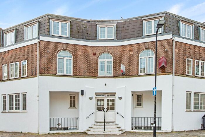 2 Bedroom Apartment To Rent In Doric Way London, NW1