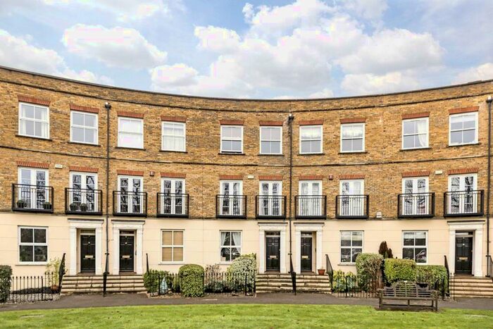 4 Bedroom Terraced House To Rent In Hampton Court Crescent, Graburn Way, East Molesey, KT8