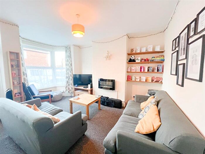 4 Bedroom House To Rent In St. Thomas Road, Sheffield, S10