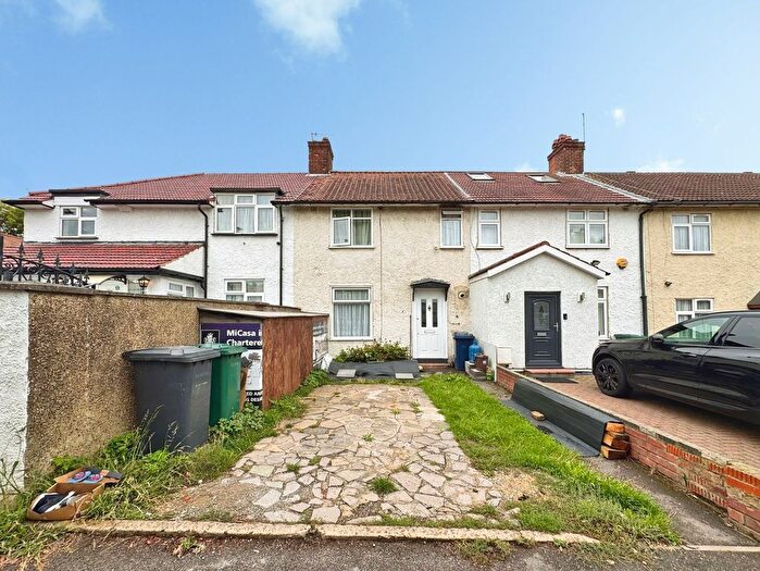 3 Bedroom Property For Sale In Fourland Walk, Edgware, HA8
