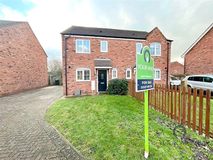 3 Bedroom Semi-Detached House For Sale In Kingcup Close, Catshill, Bromsgrove, Worcestershire, B61