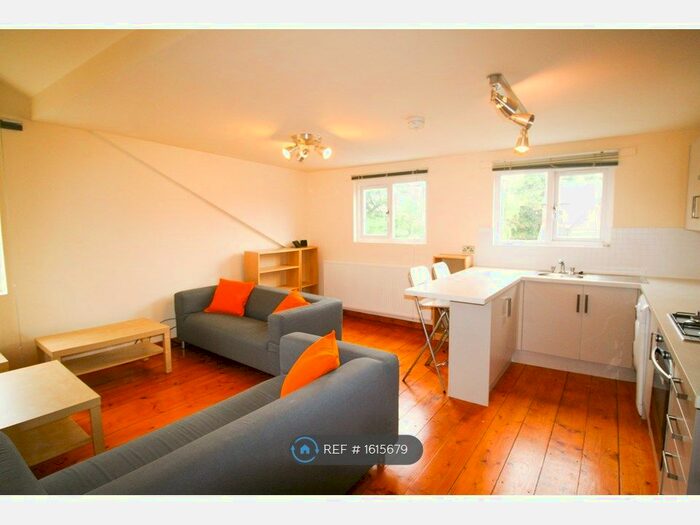 2 Bedroom Flat To Rent In Old Lansdowne Road, Manchester, M20