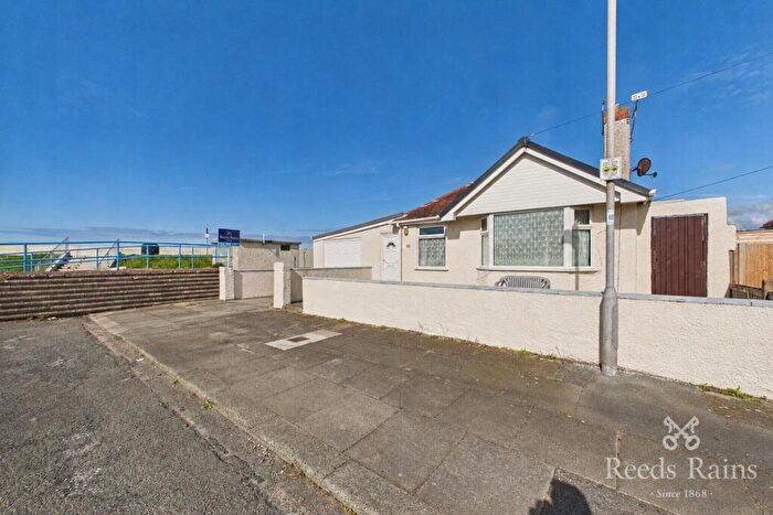 3 Bedroom Bungalow For Sale In Molineaux Road, Rhyl, Denbighshire, LL18