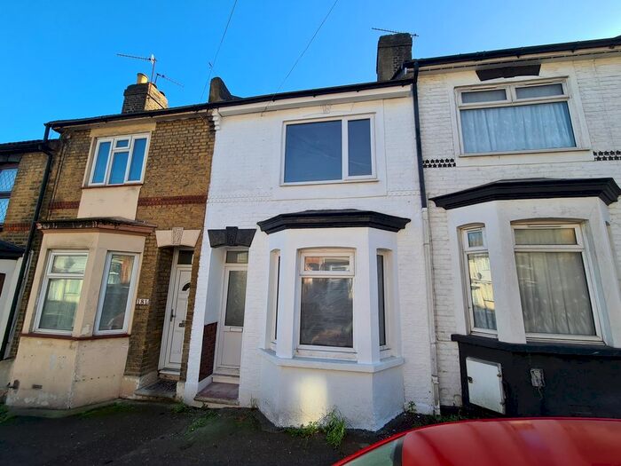 2 Bedroom Terraced House To Rent In Castle Road, Chatham, ME4
