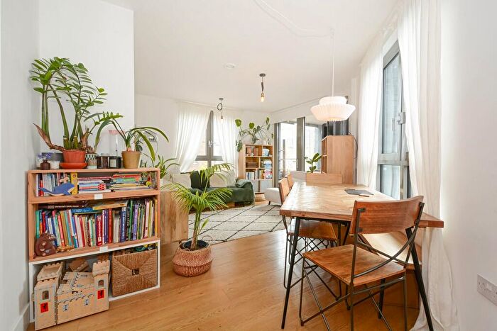 2 Bedroom Apartment For Sale In Avebury Court, London, SE16