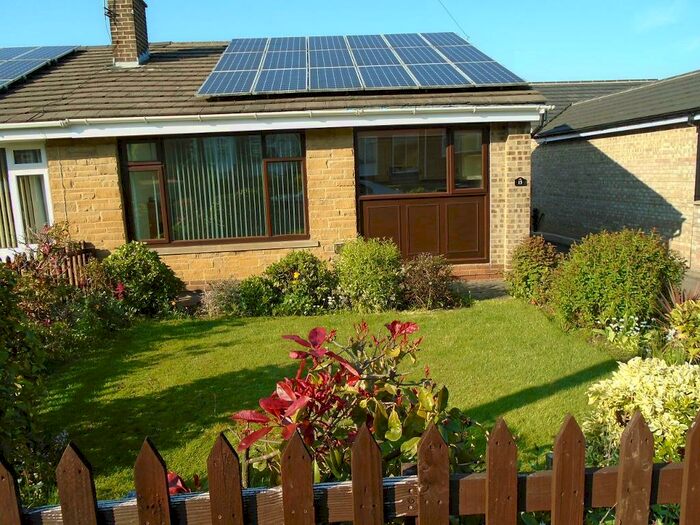 2 Bedroom Bungalow To Rent In Amport Close, Brighouse, HD6