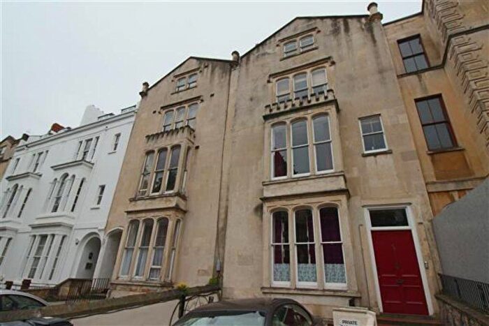 2 Bedroom Flat To Rent In Oakfield Road, Clifton, BS8