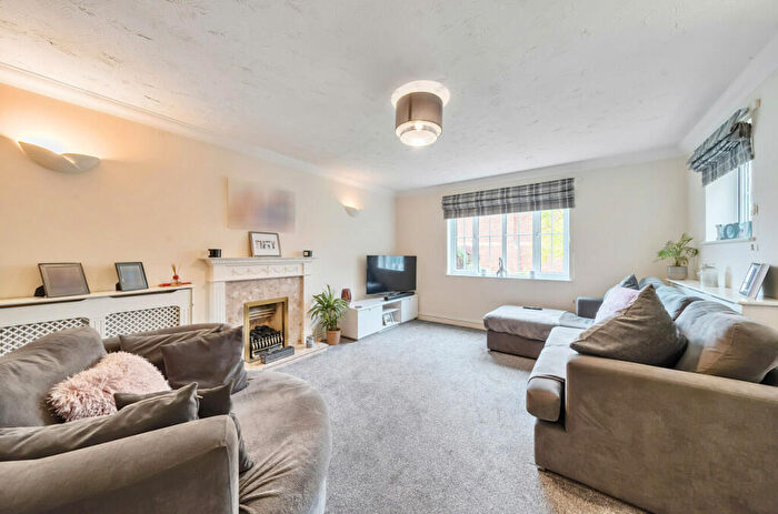 4 Bedroom Detached House For Sale In Lynams, Church Crookham, Fleet, GU52