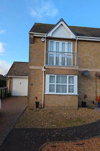 3 Bedroom Semi Detached House To Rent In Nelson Mews, Littlestone, TN28