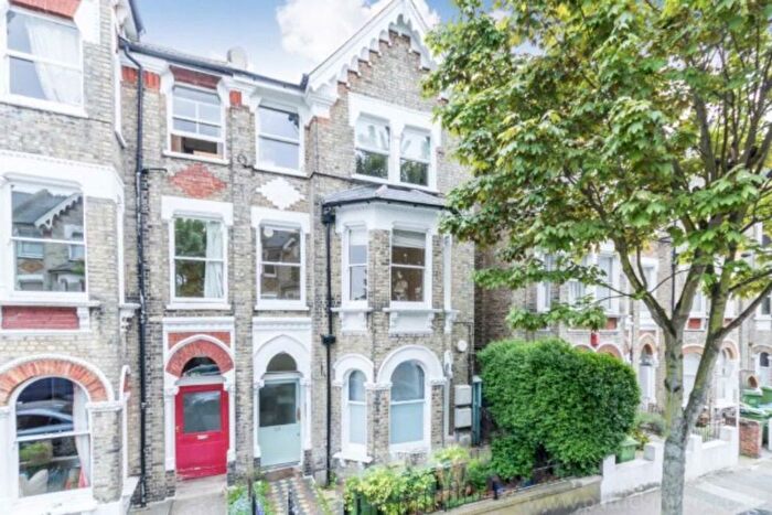 1 Bedroom Flat To Rent In Oakhurst Grove, East Dulwich, SE22