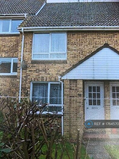 1 Bedroom Flat To Rent In Fallowfield, Sittingbourne, ME10