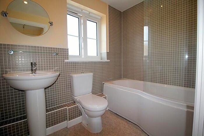 2 Bedroom Apartment To Rent In Westview Close, BN10