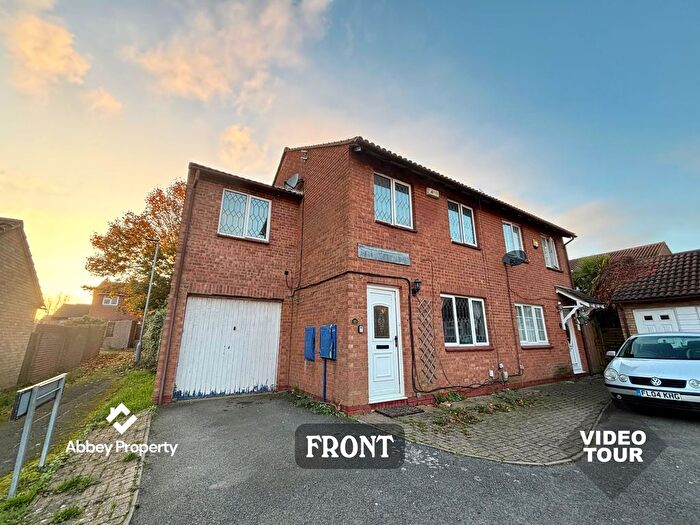 5 Bedroom Semi-Detached House To Rent In Wootton Close, Luton, LU3