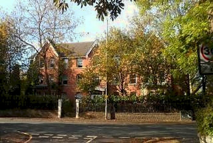 2 Bedroom Flat To Rent In Heaton Moor Road, Stockport, SK4
