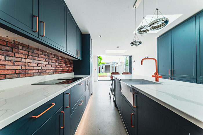 3 Bedroom Semi-Detached House To Rent In Stanley Road, Croydon, CR0