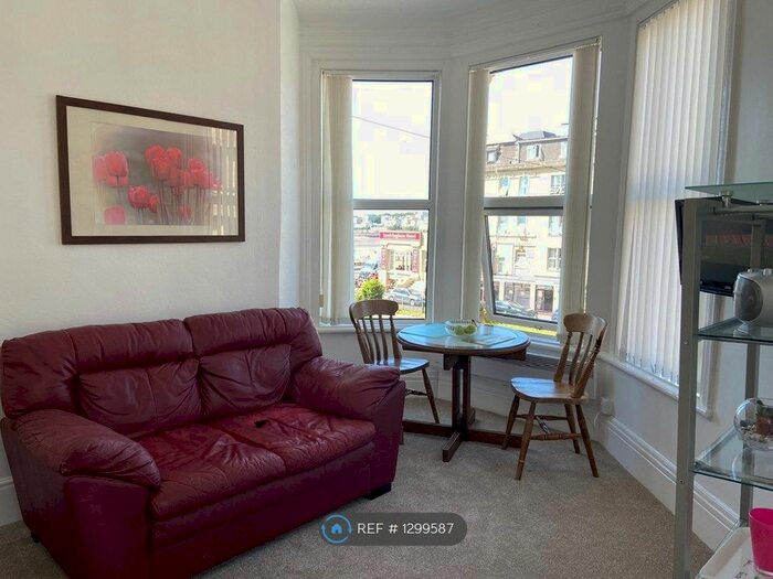 1 Bedroom Flat To Rent In Victoria Square, Weston-Super-Mare BS23