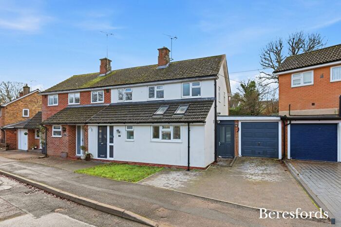 3 Bedroom Semi-Detached House For Sale In Rosemary Close, Dunmow, CM6