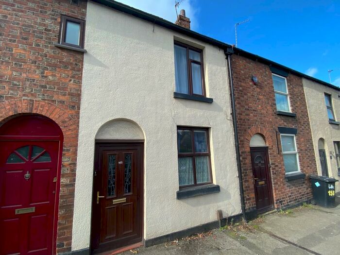 3 Bedroom Town House To Rent In Buxton Road, Macclesfield, SK10