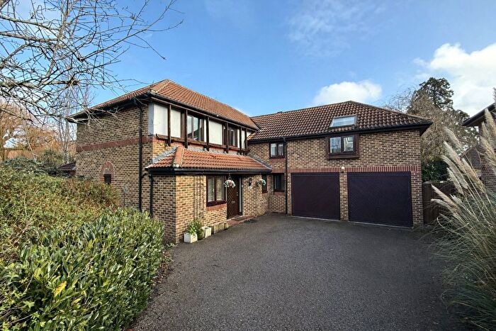 5 Bedroom Detached House For Sale In Berrycroft, Bracknell, Berkshire, RG12