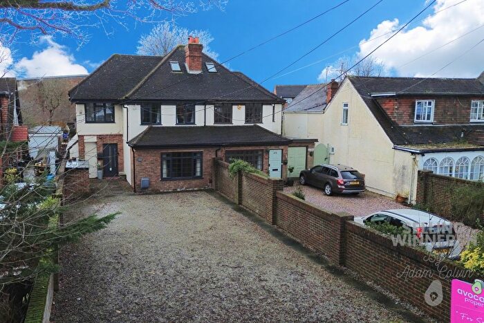 5 Bedroom Semi-Detached House For Sale In Reading Road, Winnersh, Wokingham, Berkshire, RG41