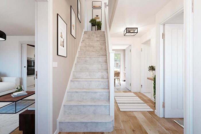 5 Bedroom Detached House For Sale In Smannel Road, Andover, SP11