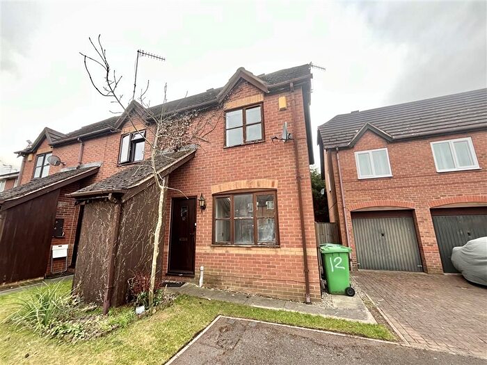 2 Bedroom End Of Terrace House To Rent In Braddock Close, Lenton, Nottingham, NG7