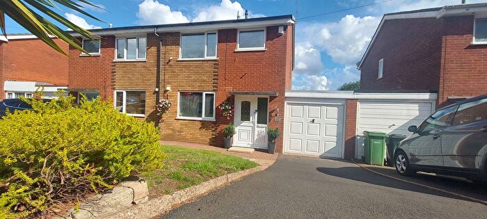 3 Bedroom Semi-Detached House For Sale In Hilltop Road, Dudley, DY2