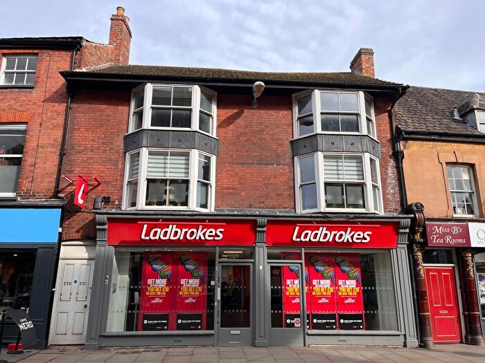 Flat To Rent In B, Market Place, Melton Mowbray, LE13