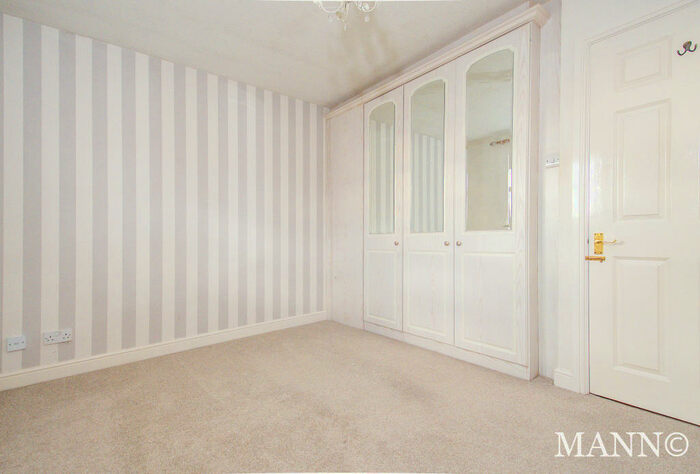 3 Bedroom Town House To Rent In Sara Crescent, Greenhithe, DA9