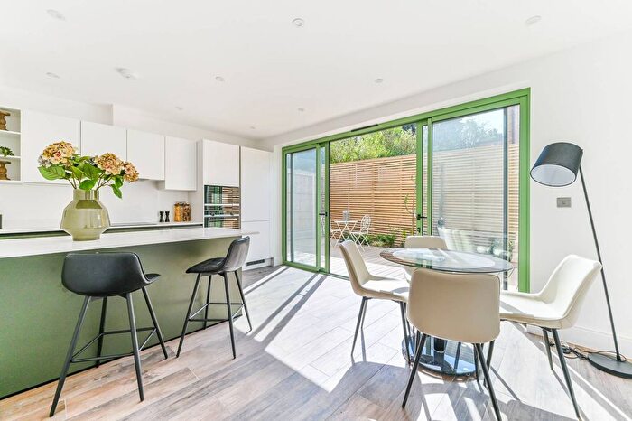 3 Bedroom Terraced House To Rent In North Down, Sanderstead, South Croydon, CR2