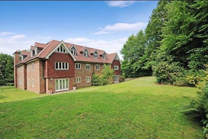 2 Bedroom Flat For Sale In Sunningdale, Surrey, SL5
