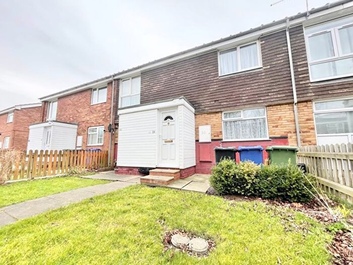2 Bedroom Flat To Rent In Ravenspurn Way, Grimsby, DN31