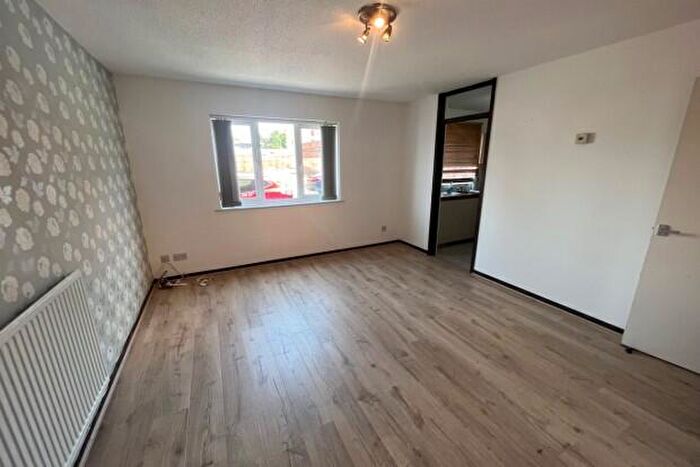 2 Bedroom Flat To Rent In Pascal Court Cardiff, CF24