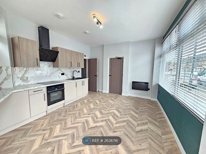 2 Bedroom Flat To Rent In Parish Lane, London, SE20