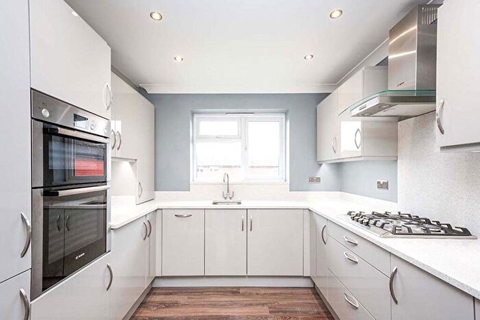 1 Bedroom Maisonette For Sale In West Shaw, Longfield, Kent, DA3